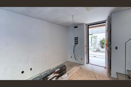 Sala de casa à venda com 2 quartos, 110m² em Vila Mariana, São Paulo
