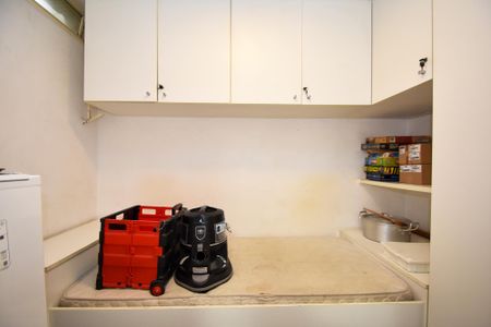 Apartamento à venda com 185m², 3 quartos e 2 vagasqaudto de serviçø