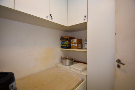 Apartamento à venda com 185m², 3 quartos e 2 vagasqaudto de serviçø