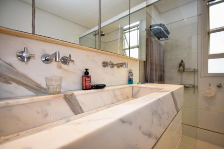 Apartamento à venda com 185m², 3 quartos e 2 vagasbanheiro suite 3