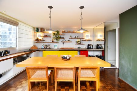 Apartamento à venda com 185m², 3 quartos e 2 vagassala de jantar