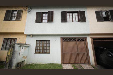 Casa à venda com 110m², 3 quartos e 2 vagasFachada