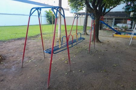 Apartamento à venda com 90m², 2 quartos e 1 vaga Apartamento à venda com 90m², 2 quartos e 1 vagaÁrea comum - Playground