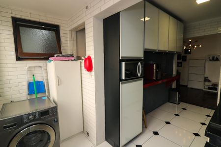 Apartamento à venda com 90m², 2 quartos e 1 vaga Apartamento à venda com 90m², 2 quartos e 1 vagaCozinha e Área de Serviço