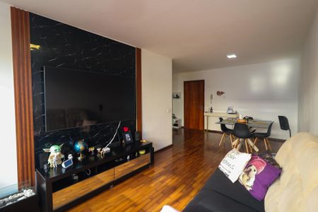Apartamento à venda com 90m², 2 quartos e 1 vaga Apartamento à venda com 90m², 2 quartos e 1 vagaSala