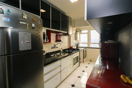 Apartamento à venda com 90m², 2 quartos e 1 vaga Apartamento à venda com 90m², 2 quartos e 1 vagaCozinha e Área de Serviço