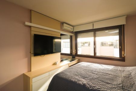 Quarto 1 de apartamento à venda com 2 quartos, 90m² em Santana, Porto Alegre