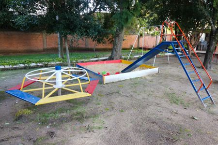 Apartamento à venda com 90m², 2 quartos e 1 vaga Apartamento à venda com 90m², 2 quartos e 1 vagaÁrea comum - Playground