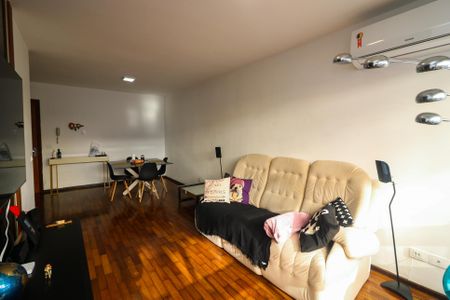 Apartamento à venda com 90m², 2 quartos e 1 vaga Apartamento à venda com 90m², 2 quartos e 1 vagaSala