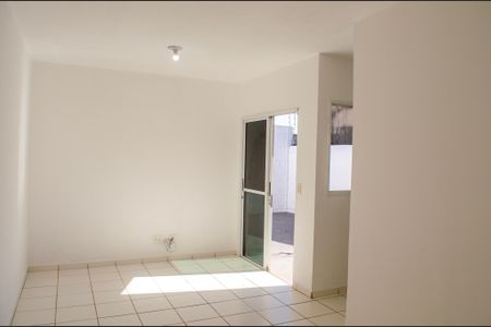 Casa de Condomínio à venda com 2 quartos, 76m² em Residencial Brisas do Cerrado, Goiânia