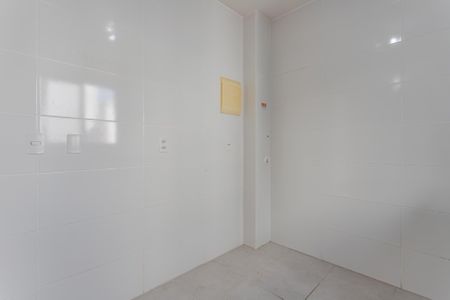 Cozinha e Área de Serviço de apartamento para alugar com 2 quartos, 50m² em Mário Quintana, Porto Alegre