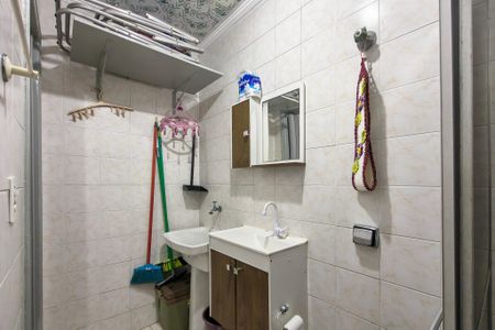 Banheiro de kitnet/studio para alugar com 0 quarto, 39m² em Guilhermina, Praia Grande