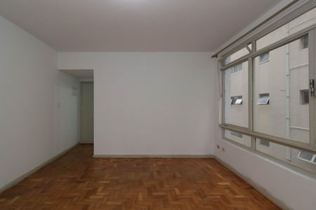 Apartamento à venda com 82m², 2 quartos e 1 vaga Apartamento à venda com 82m², 2 quartos e 1 vagaSala