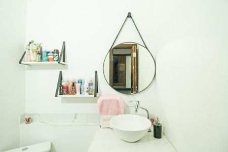 Apartamento à venda com 44m², 2 quartos e 1 vaga Apartamento à venda com 44m², 2 quartos e 1 vagaBanheiro
