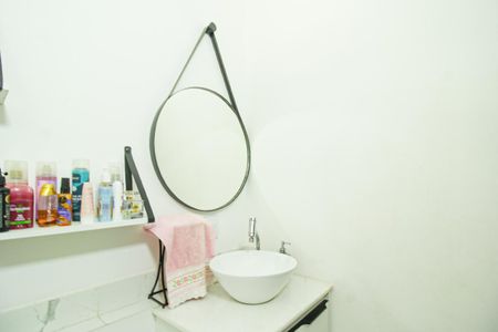 Banheiro de apartamento à venda com 2 quartos, 44m² em Itaberaba, São Paulo