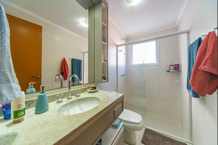 Banheiro do Quarto 2 de apartamento à venda com 3 quartos, 126m² em Vila Scarpelli, Santo André