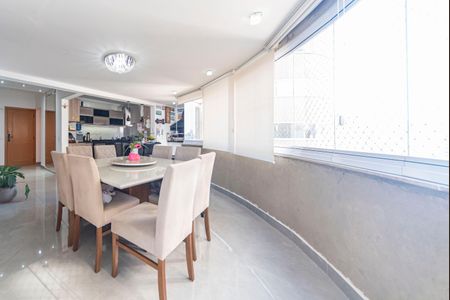 Apartamento à venda com 126m², 3 quartos e 3 vagas Apartamento à venda com 126m², 3 quartos e 3 vagasVaranda Gourmet