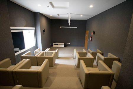 Apartamento à venda com 126m², 3 quartos e 3 vagas Apartamento à venda com 126m², 3 quartos e 3 vagasCinema
