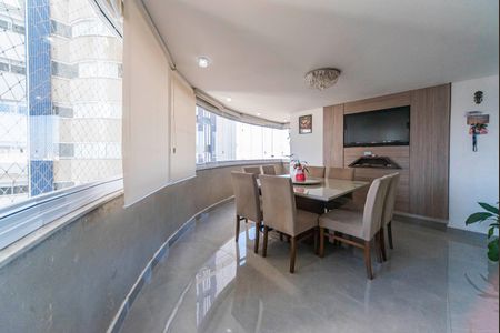 Apartamento à venda com 126m², 3 quartos e 3 vagas Apartamento à venda com 126m², 3 quartos e 3 vagasVaranda Gourmet