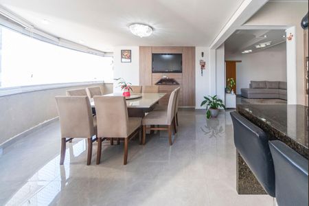 Apartamento à venda com 126m², 3 quartos e 3 vagas Apartamento à venda com 126m², 3 quartos e 3 vagasVaranda Gourmet