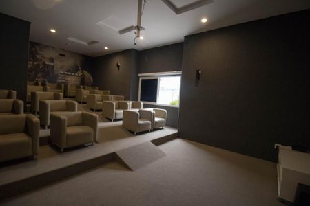 Apartamento à venda com 126m², 3 quartos e 3 vagas Apartamento à venda com 126m², 3 quartos e 3 vagasCinema