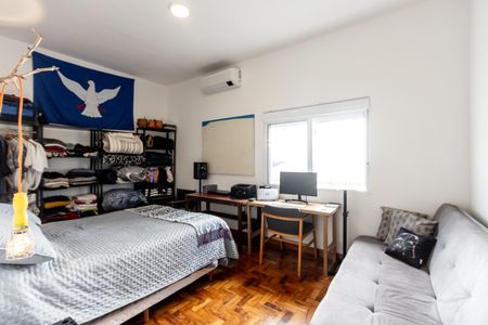 Casa à venda com 146m², 2 quartos e 1 vaga