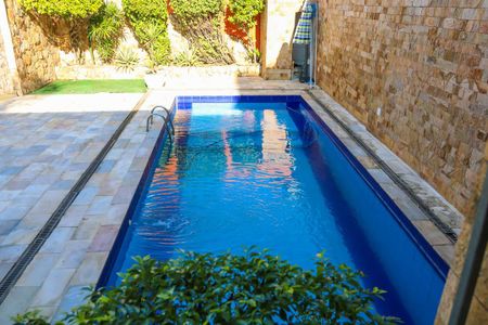Casa para alugar com 600m², 4 quartos e 4 vagas Casa para alugar com 600m², 4 quartos e 4 vagasPiscina