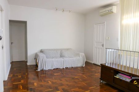 Casa para alugar com 600m², 4 quartos e 4 vagas Casa para alugar com 600m², 4 quartos e 4 vagasHall do 2º Pavimento
