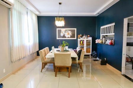 Casa para alugar com 600m², 4 quartos e 4 vagas Casa para alugar com 600m², 4 quartos e 4 vagasSala - 1º Pavimento