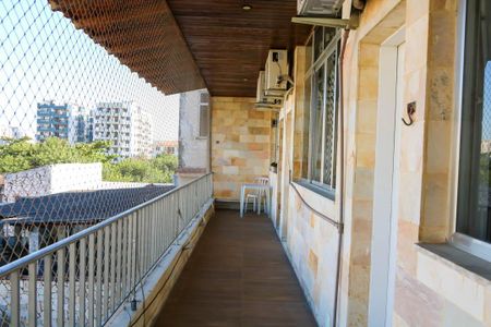 Casa para alugar com 600m², 4 quartos e 4 vagas Casa para alugar com 600m², 4 quartos e 4 vagasVaranda dos Quartos 2º Pavimento
