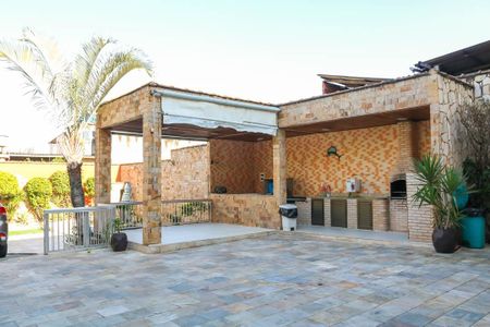 Casa para alugar com 600m², 4 quartos e 4 vagas Casa para alugar com 600m², 4 quartos e 4 vagasÁrea Externa