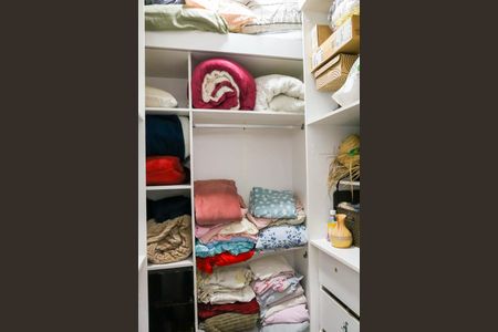 Casa para alugar com 600m², 4 quartos e 4 vagas Casa para alugar com 600m², 4 quartos e 4 vagasCloset Quarto 2 - 2º Pavimento