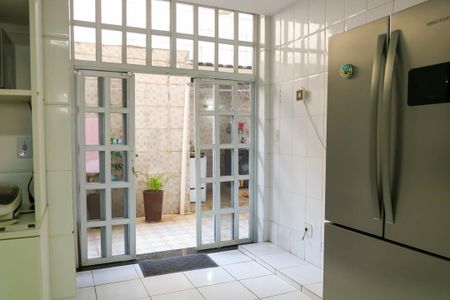 Casa para alugar com 600m², 4 quartos e 4 vagas Casa para alugar com 600m², 4 quartos e 4 vagasCozinha 1º Pavimento