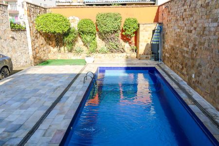 Casa para alugar com 600m², 4 quartos e 4 vagas Casa para alugar com 600m², 4 quartos e 4 vagasPiscina