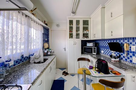 Cozinha de apartamento à venda com 2 quartos, 60m² em Pompeia, São Paulo