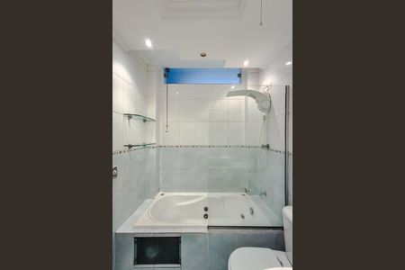 Apartamento para alugar com 65m², 2 quartos e 1 vaga Apartamento para alugar com 65m², 2 quartos e 1 vagaBanheiro da Suíte