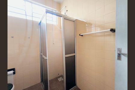 Casa para alugar com 100m², 2 quartos e 1 vaga Casa para alugar com 100m², 2 quartos e 1 vagaBanheiro social