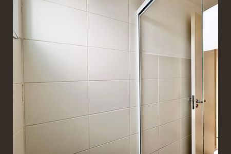 Banheiro de apartamento para alugar com 2 quartos, 53m² em Jardim Iris, São Paulo
