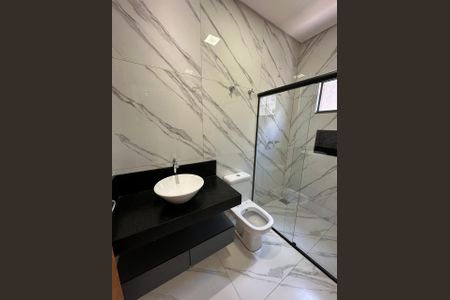 Banheiro de casa à venda com 3 quartos, 210m² em Jardim Atlântico, Goiânia