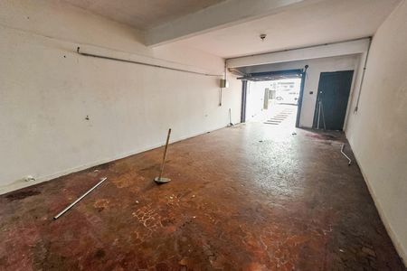 Garagem de casa para alugar com 3 quartos, 210m² em Liberdade, São Paulo