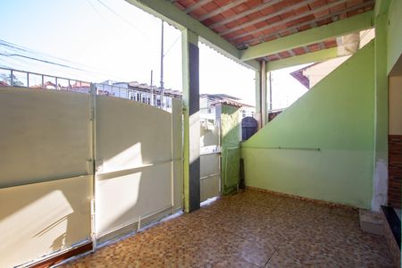 Quintal de casa para alugar com 2 quartos, 70m² em Sete Pontes, São Gonçalo