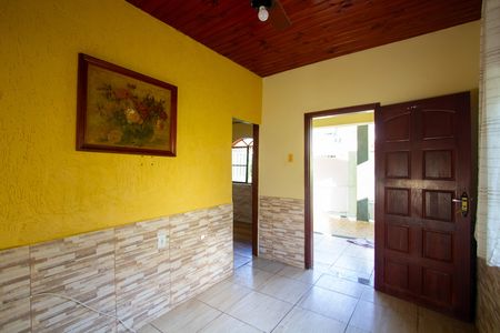 Sala de casa para alugar com 2 quartos, 70m² em Sete Pontes, São Gonçalo