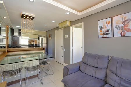 Sala de apartamento para alugar com 3 quartos, 51m² em Mário Quintana, Porto Alegre