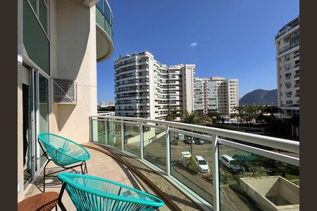 Apartamento para alugar com 71m², 1 quarto e 1 vagaVaranda