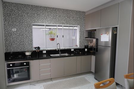 Cozinha de casa para alugar com 2 quartos, 150m² em Villas do Jaguari, Santana de Parnaíba