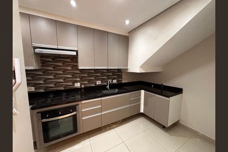 Cozinha de casa de condomínio à venda com 3 quartos, 110m² em Parque Fernao Dias, Barueri