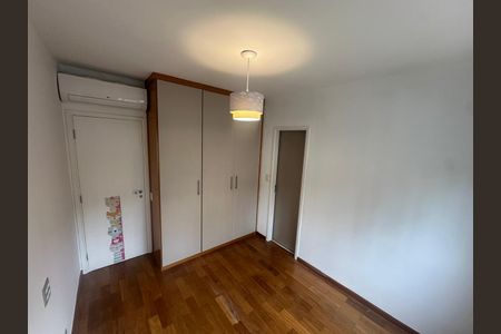 Apartamento à venda com 173m², 3 quartos e 3 vagas Apartamento à venda com 173m², 3 quartos e 3 vagasQuarto