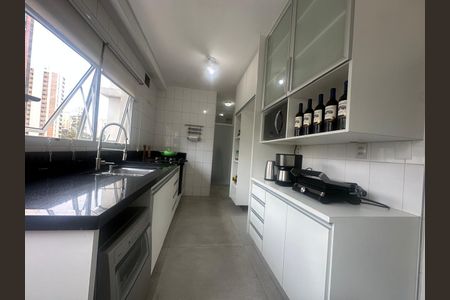 Apartamento à venda com 173m², 3 quartos e 3 vagas Apartamento à venda com 173m², 3 quartos e 3 vagasCozinha