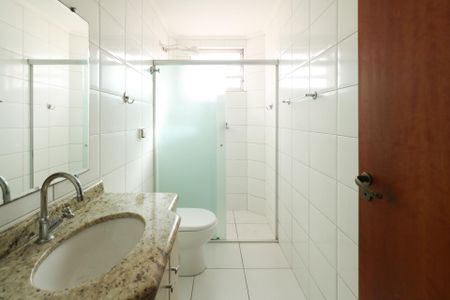 Apartamento à venda com 90m², 2 quartos e 2 vagas Apartamento à venda com 90m², 2 quartos e 2 vagasBanheiro