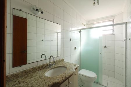 Banheiro de apartamento à venda com 2 quartos, 90m² em Nova Gerti, São Caetano do Sul